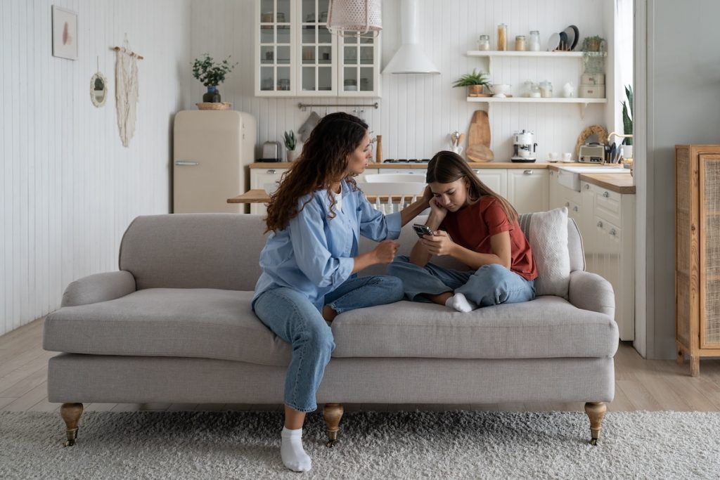 Protéger nos enfants sur les réseaux sociaux : conseils pratiques