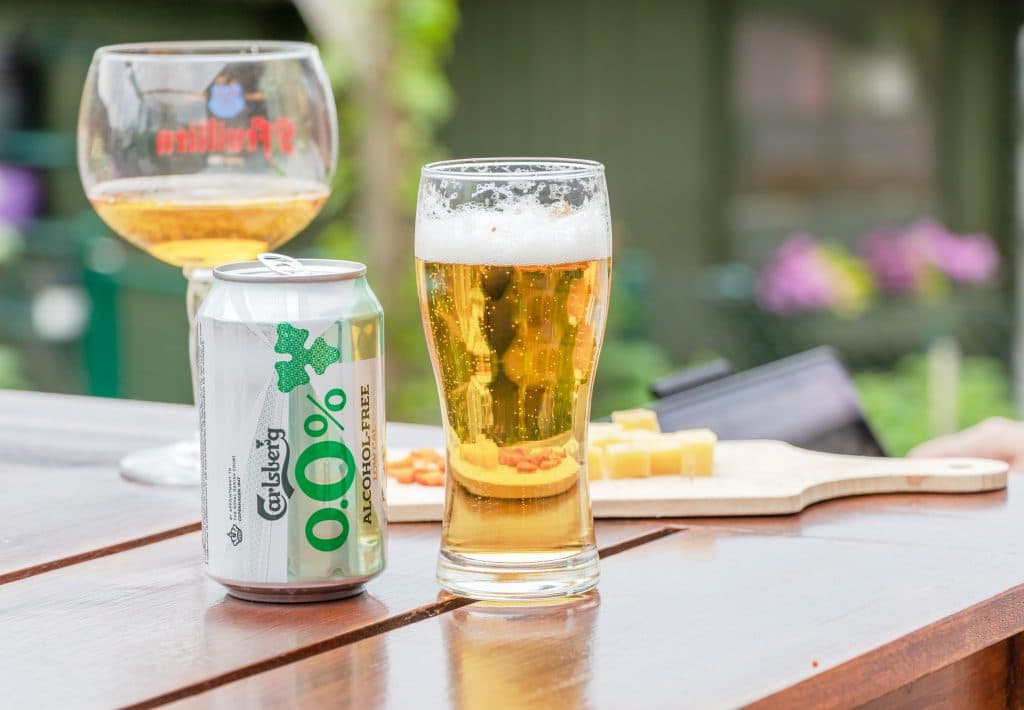 Puis-je boire une bière sans alcool enceinte ?