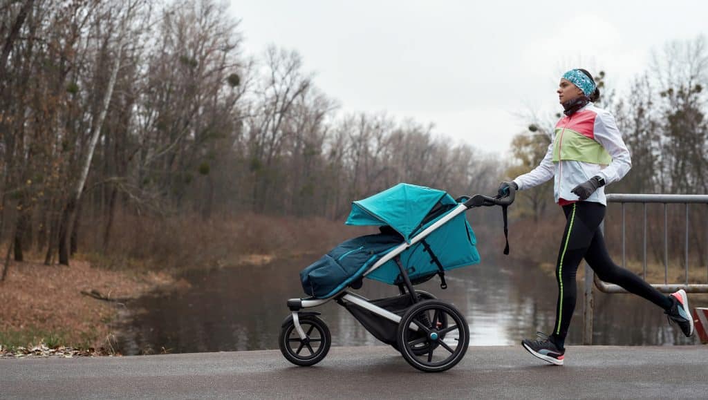 La poussette à trois roues