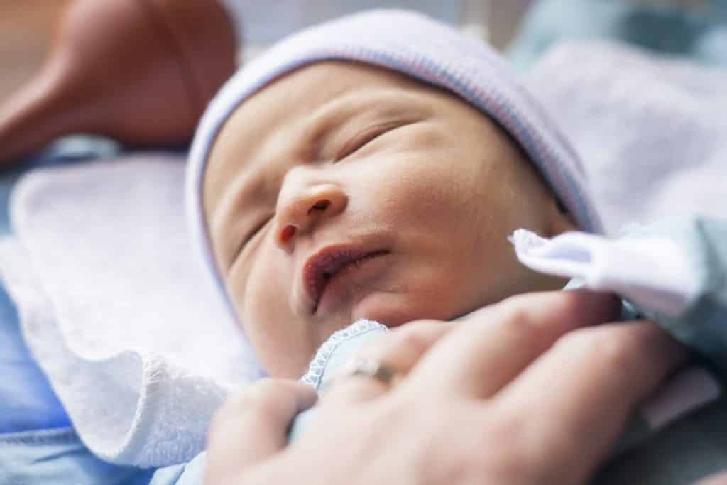 Dévoilez les premières photos de bébé
