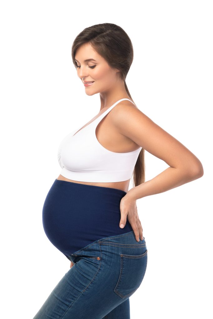 Comment choisir la coupe idéale de pantalon de grossesse selon sa morphologie ?