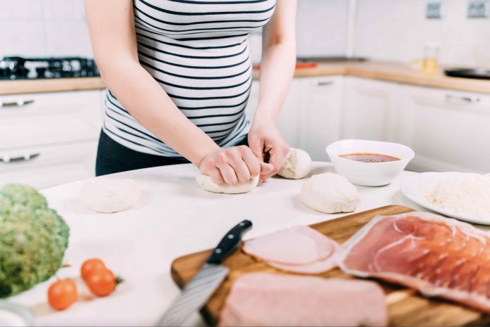 femme enceinte charcuterie