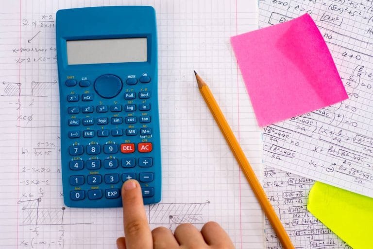 Enfant scolarisé : quelle calculatrice pour quelle utilisation ? - Calculatrice