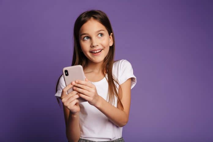 Quand offrir un premier téléphone à son enfant ? - Galaxy A40
