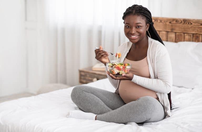 Vinaigre de vin enceinte : le condiment est-il sans risque ? - Grossesse