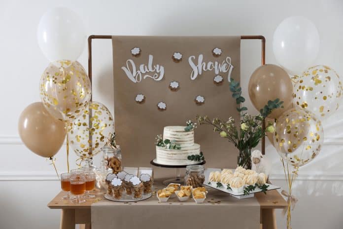 Bonbons, déco, surprises : que faut-il prévoir pour une baby shower ? - Douche de bébé