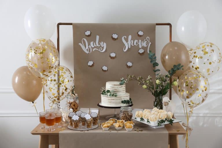 Bonbons, déco, surprises : que faut-il prévoir pour une baby shower ? - Douche de bébé