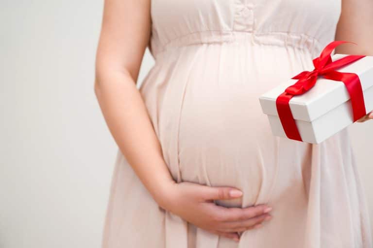 Quel cadeau offrir à de jeunes parents ?
