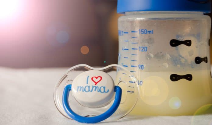 Colostrum : les bienfaits du premier lait maternel