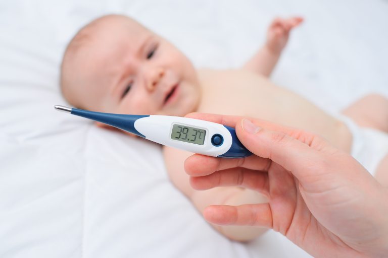 Bébé malade : comment trouver une pharmacie de garde ?