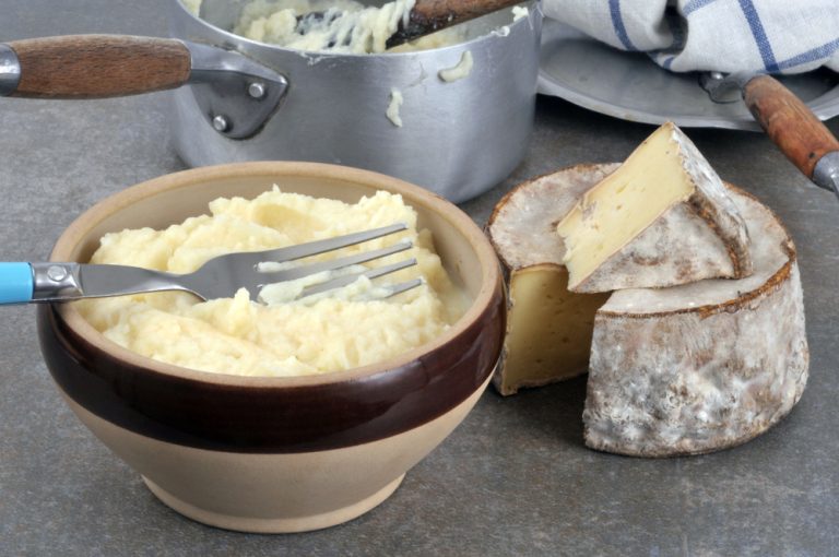 Peut-on manger de l&rsquo;aligot enceinte ?