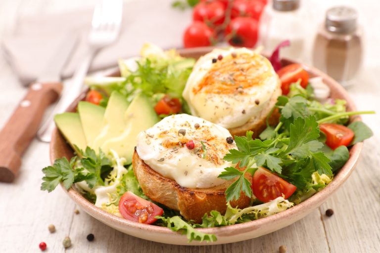 Peut-on manger du chèvre chaud enceinte ?