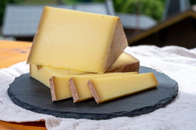 Peut-on manger du fromage à pâte pressée cuite enceinte?