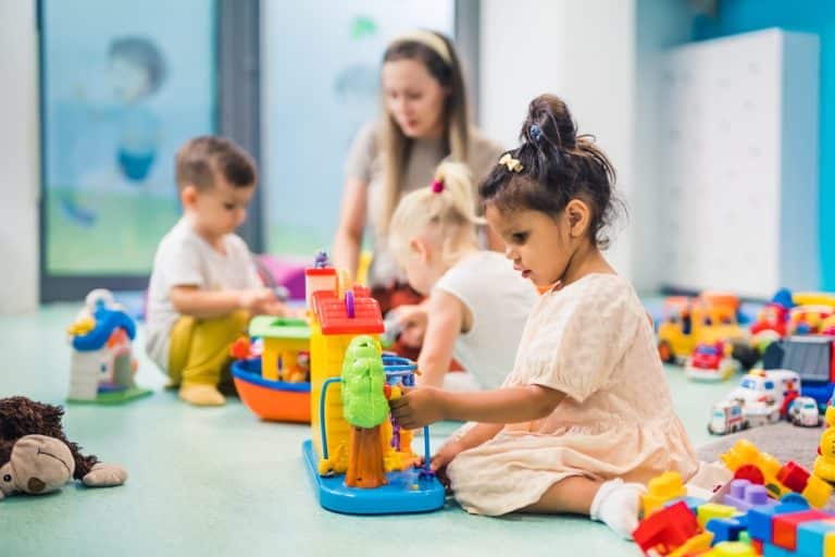 Les activités pour stimuler la motricité et le développement cérébral chez les tout petits