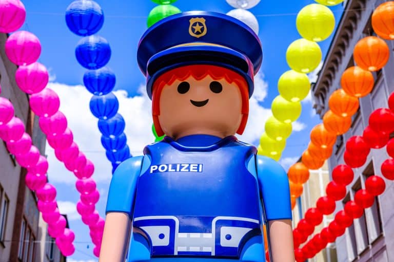 Team Lego ou team Playmobil : laissez vos enfants trancher !