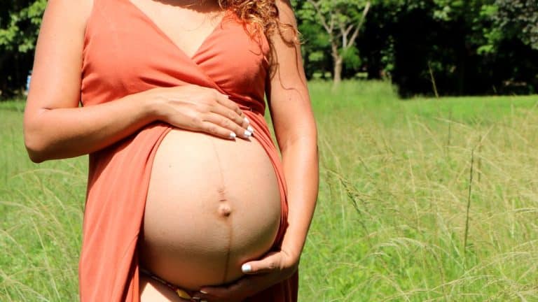 Ligne de Grossesse : Qu&rsquo;est-ce que la Linea Nigra ?