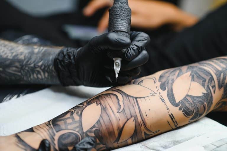 Les tatouages et la grossesse : Ce qu&rsquo;il faut savoir